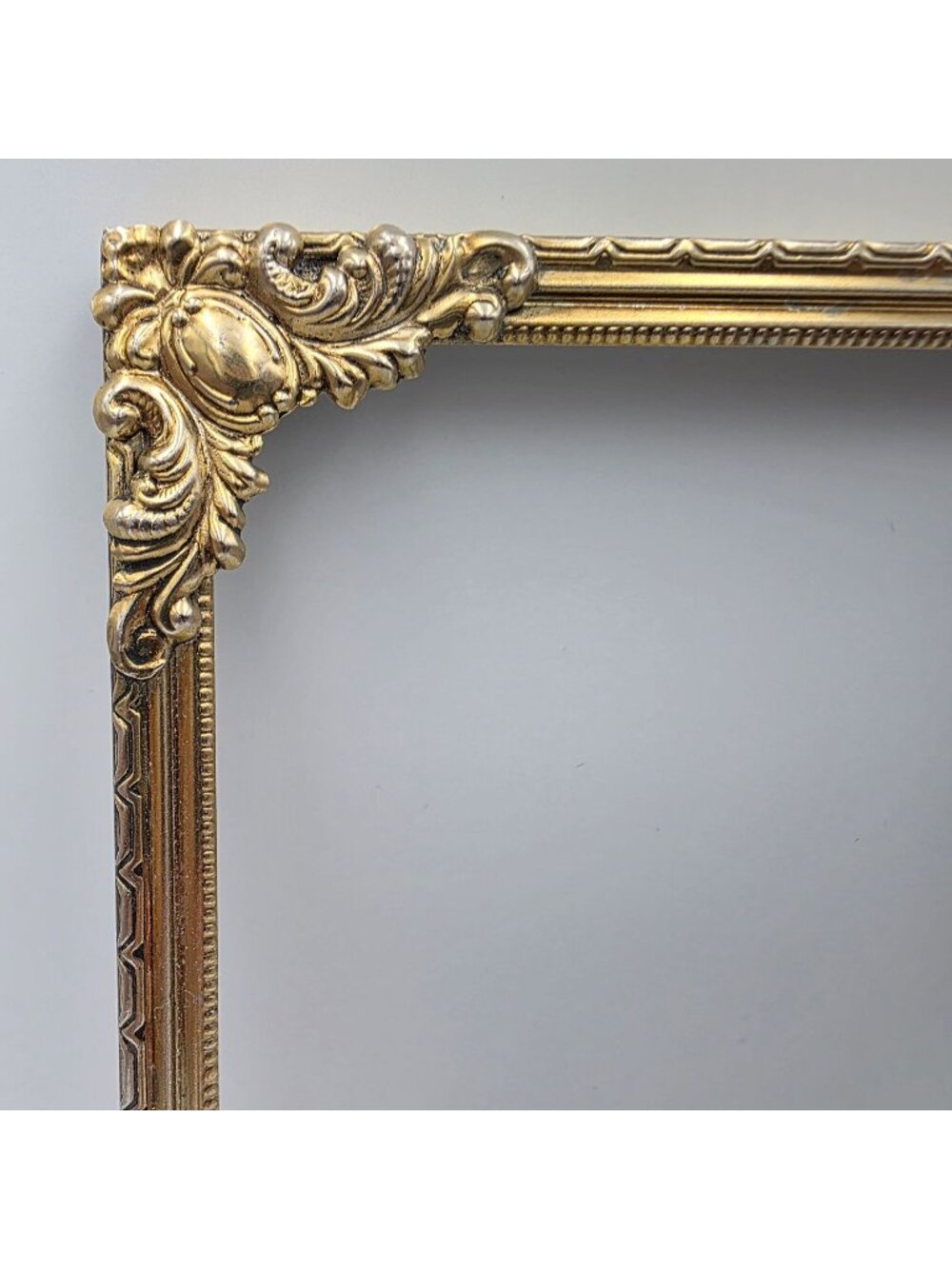Vintage Gold Ornate Metal Picture Frame With Floral Corner Details 7.25" x 9.25"